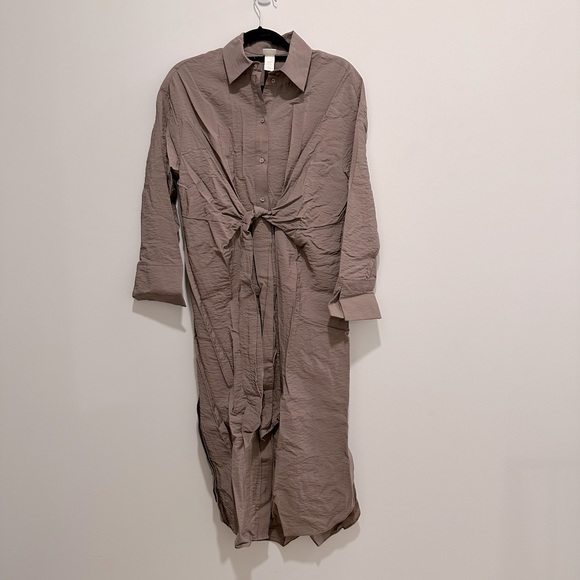 H&M, tie front taupe dress, side slit, size XS, good condition - Picture 1 of 3